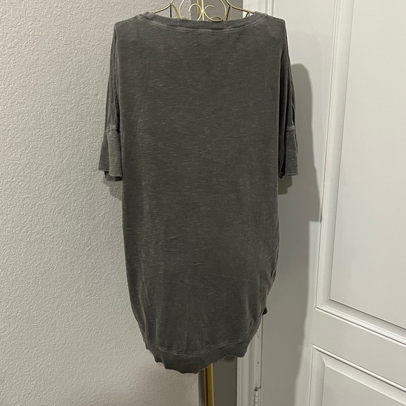 Sundance Gray Short Sleeve Tee - Picture 3 of 3